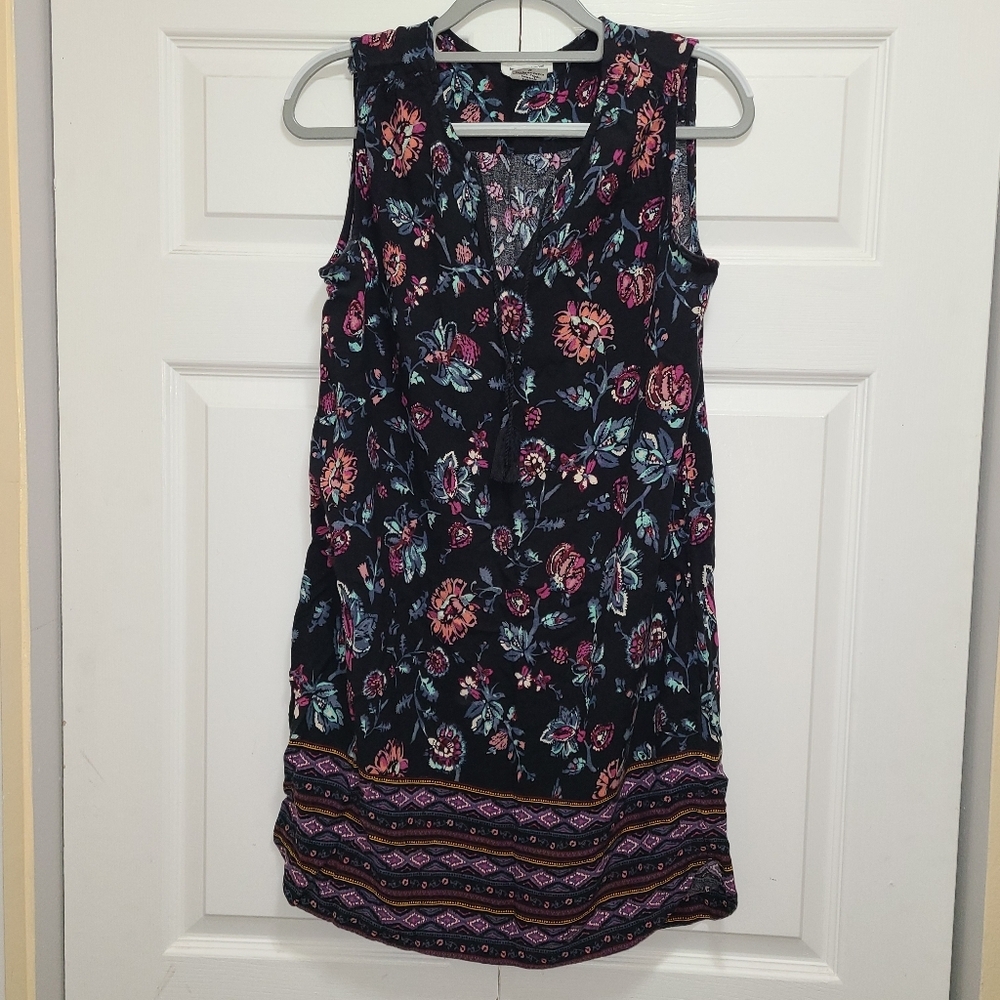 BeachlunchLounge dark floral midi dress size M